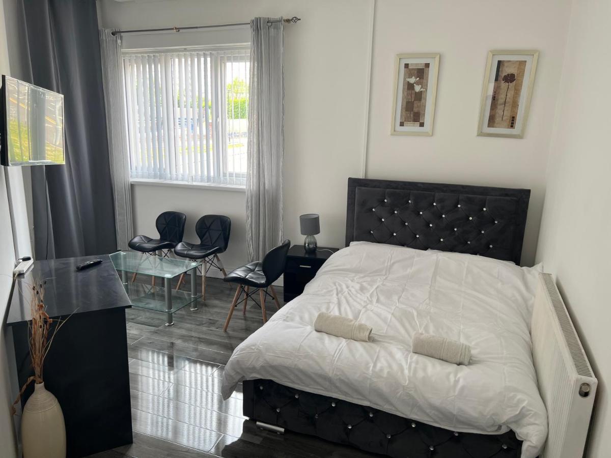 Zams Rooms Stoke-on-Trent Bagian luar foto