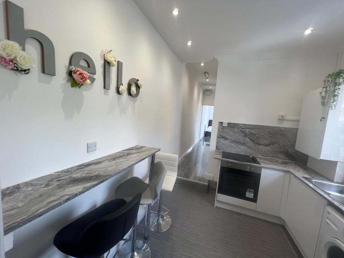 Zams Rooms Stoke-on-Trent Bagian luar foto