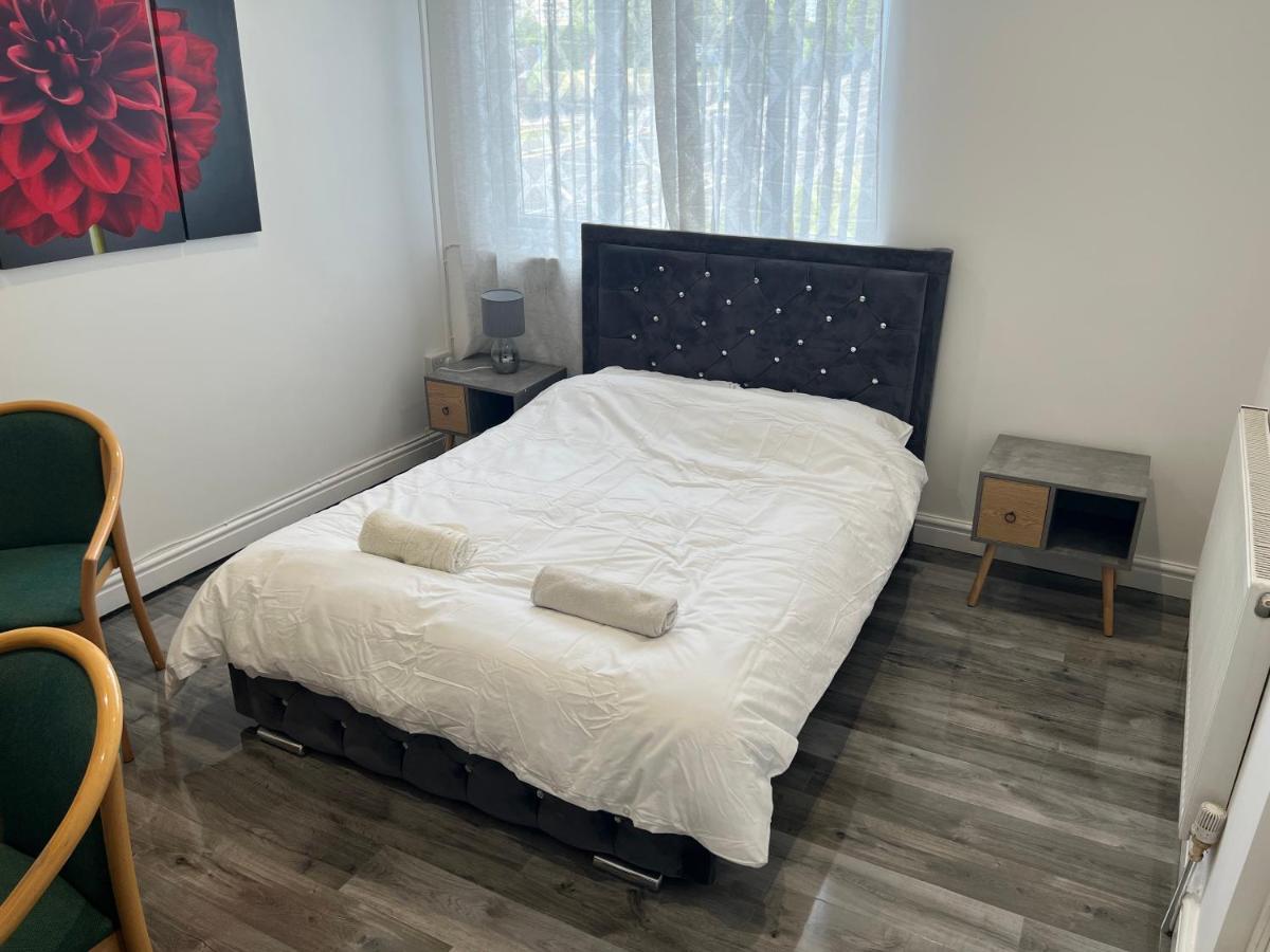Zams Rooms Stoke-on-Trent Bagian luar foto