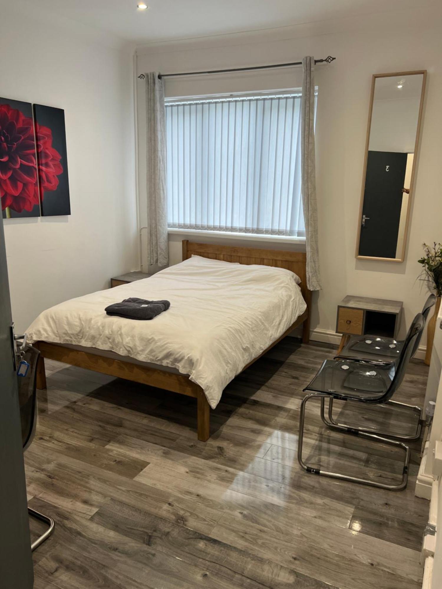 Zams Rooms Stoke-on-Trent Bagian luar foto