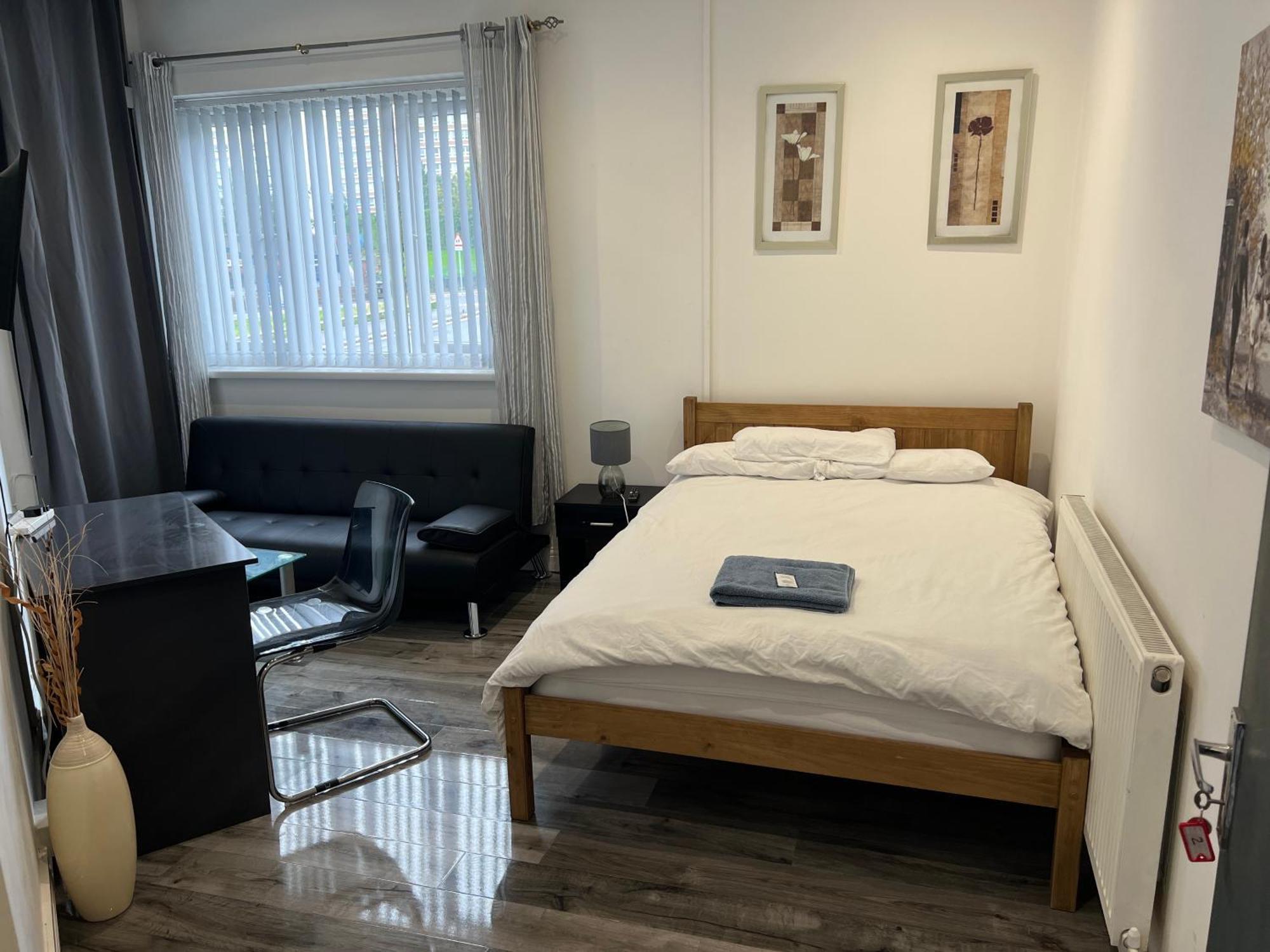 Zams Rooms Stoke-on-Trent Bagian luar foto